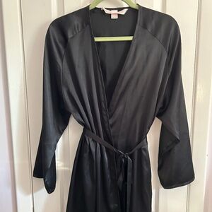 VICTORIA SECRET Black Satin Bathrobe